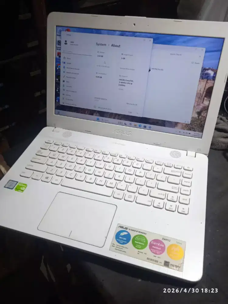 Laptop Asus X441U Core i3 Gen 6 Ram 8 SSD 240 gb