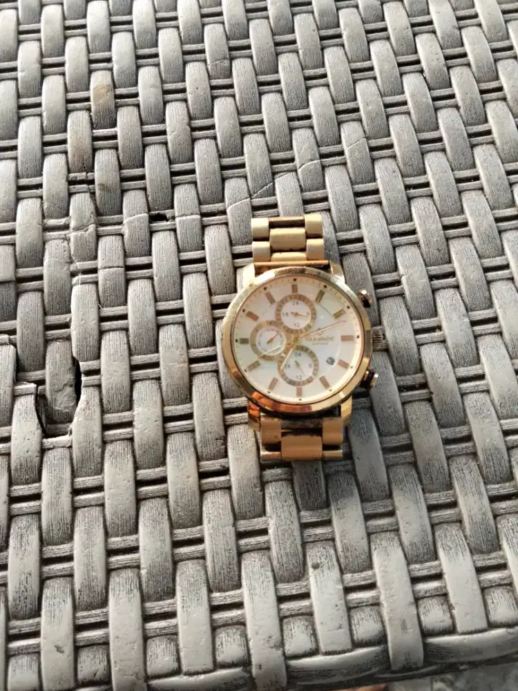 Jam tangan dari Korea bekas merek sanres