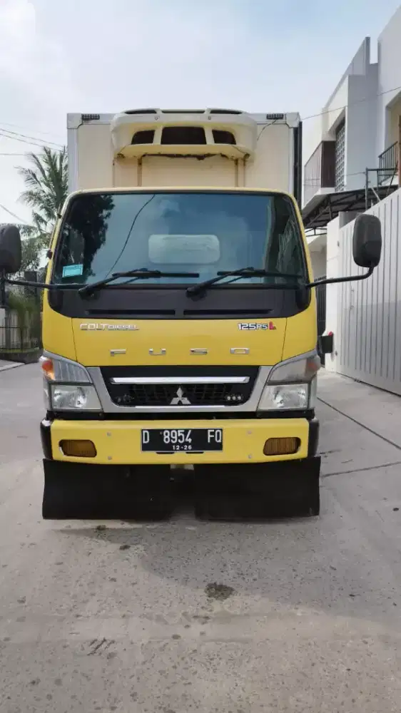 Mitsubishi FE (74)125. long box freezer tahun 2021 pendingin aktif