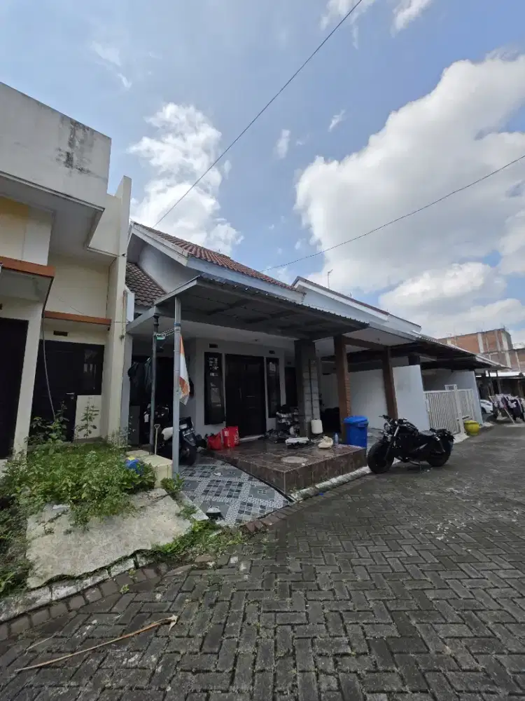 Rumah samping FK UNISMA Dijual