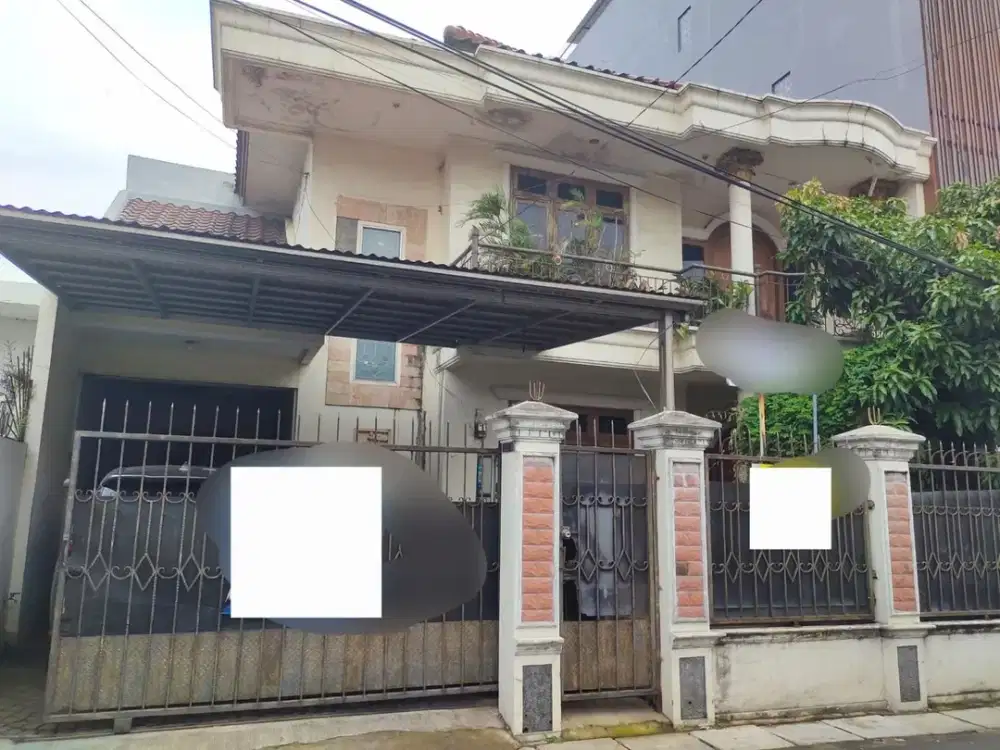 Rumah Besar 2 Lantai Strategis di Kebayoran Baru Jakarta Selatan