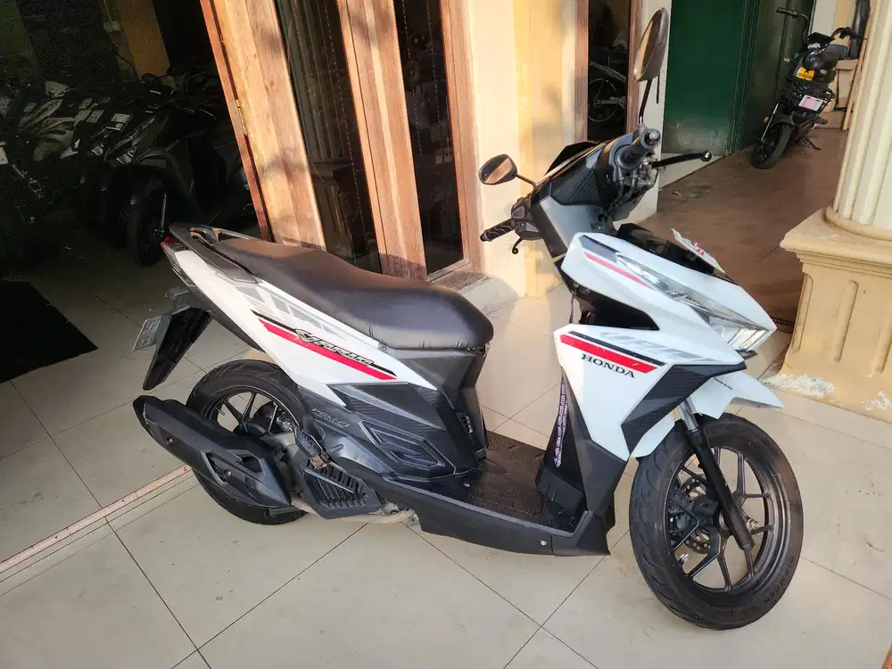 Vario 125 Led putih stiker merah  2017 Gbm