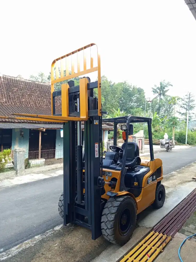 Forklift 3 Ton 2020 siap kerja Mast three lift
