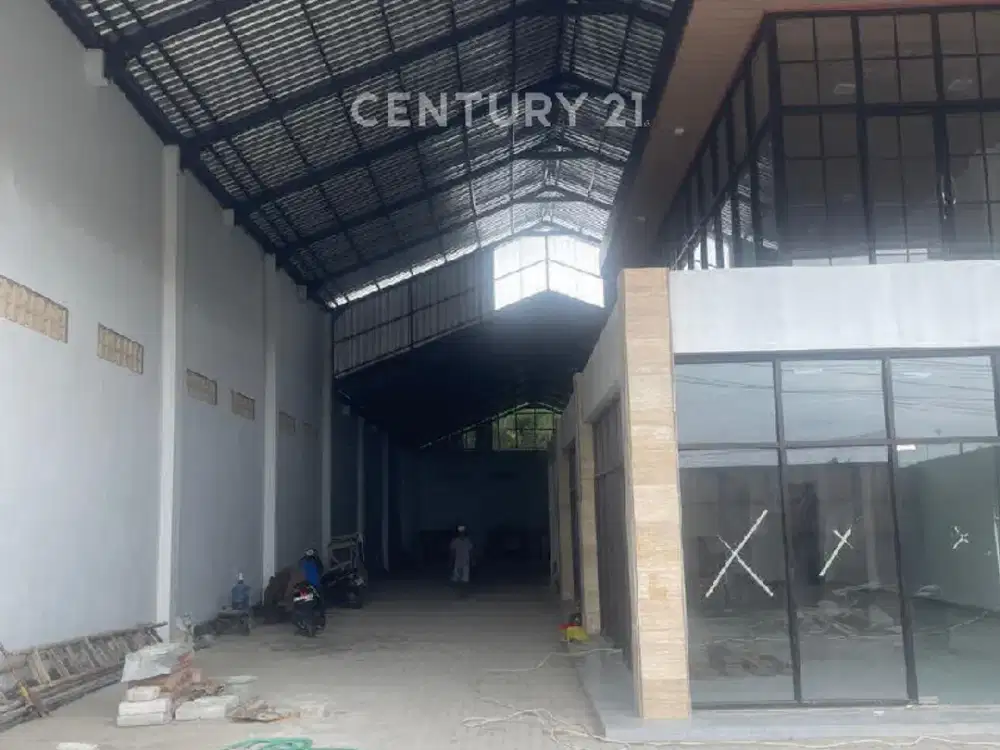 Gudang Strategis Akses Kendaraan Besar Di Tegal
