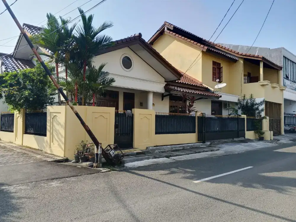 Rumah Hook Lokasi Strategis