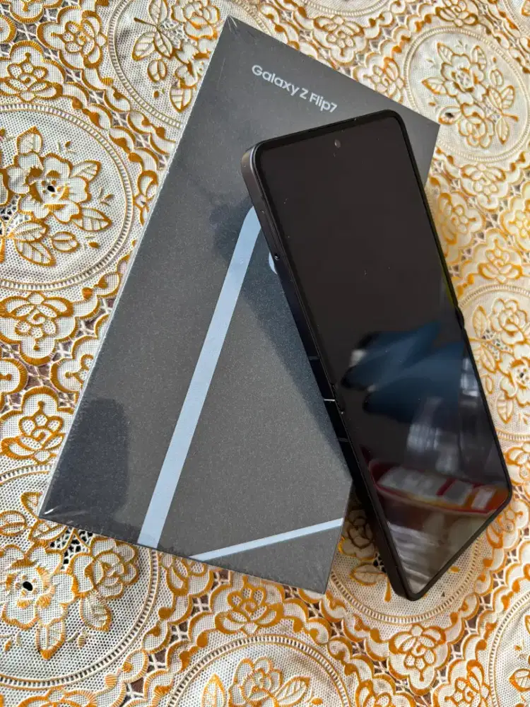 Samsung Z Flip 7 12/512
