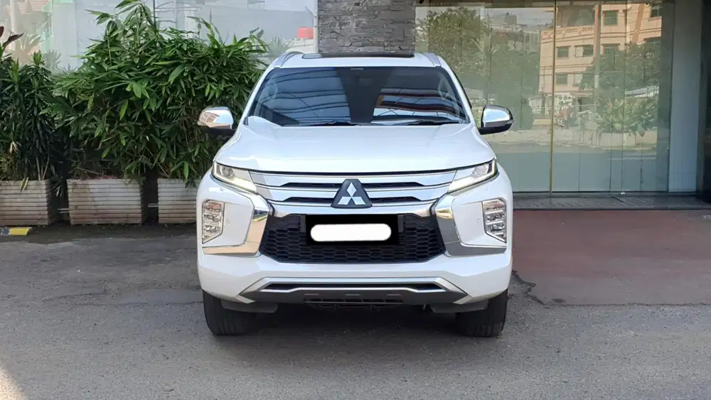 Mitsubishi pajero sport dakar 2021 putih sunroof
