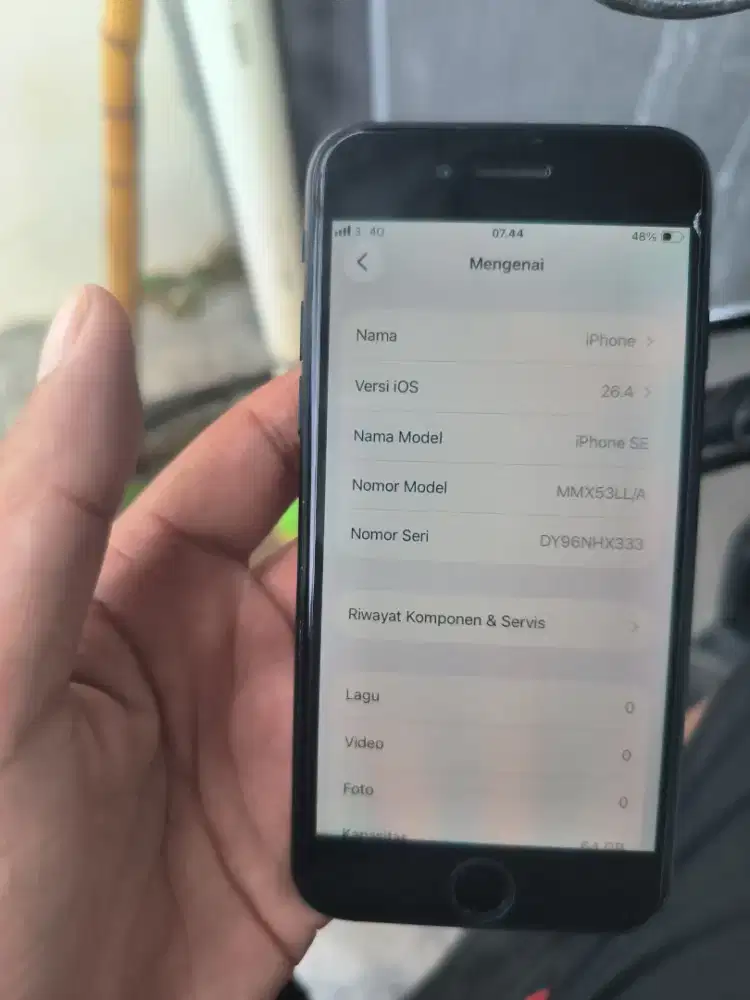 iPhone se 2022 64gb