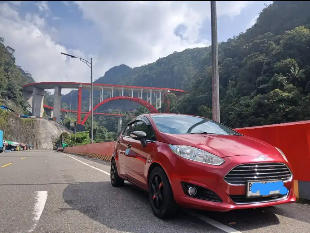 Ford Fiesta 1.5 Manual Tipe S Red Candy