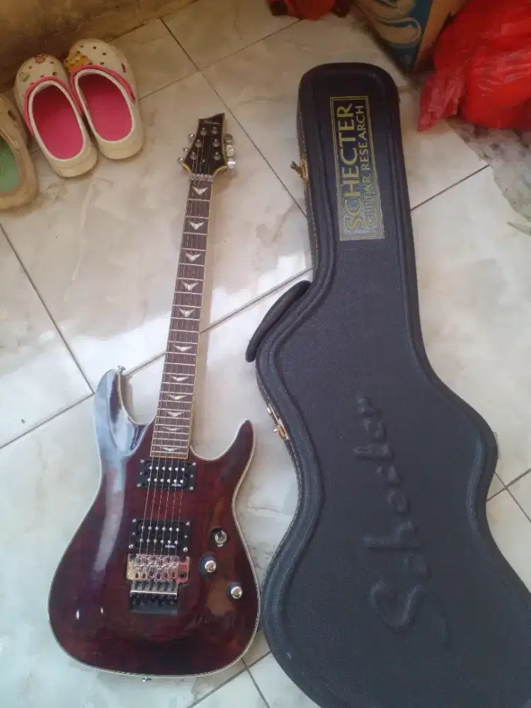 Schecter omen extreme 6FR USA