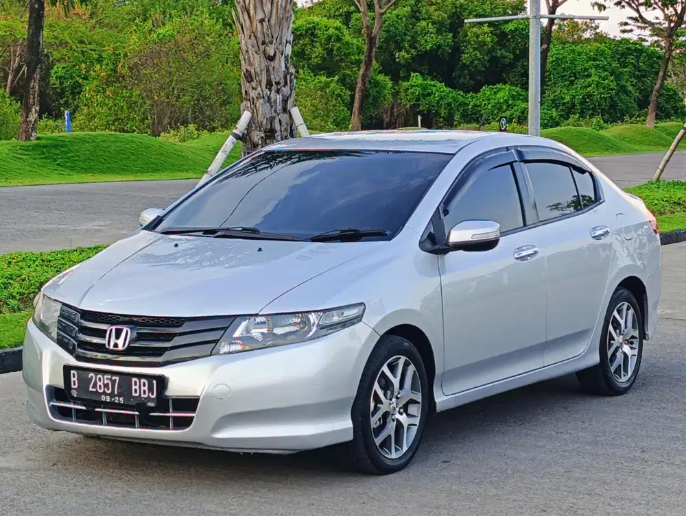 Honda City E 2011 AT nik 2010 milik pribadi