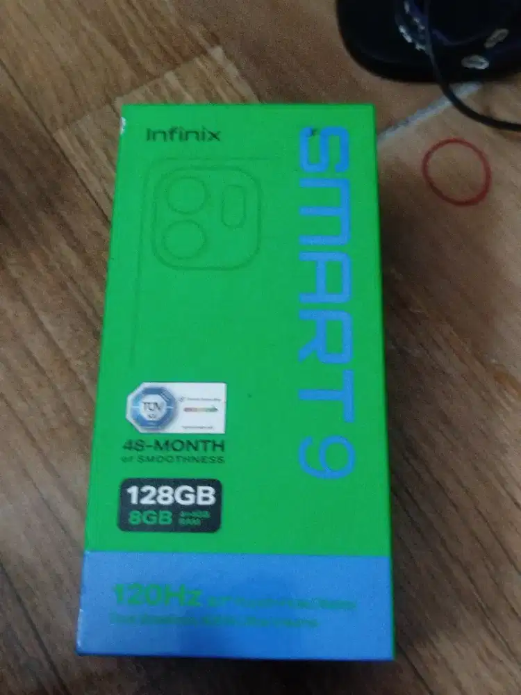 Infinix Smart 9 silver / 8GB - 4+4GB RAM ( 128GB )