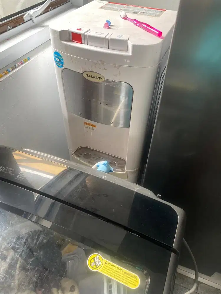 Dispenser sharp galon bawah