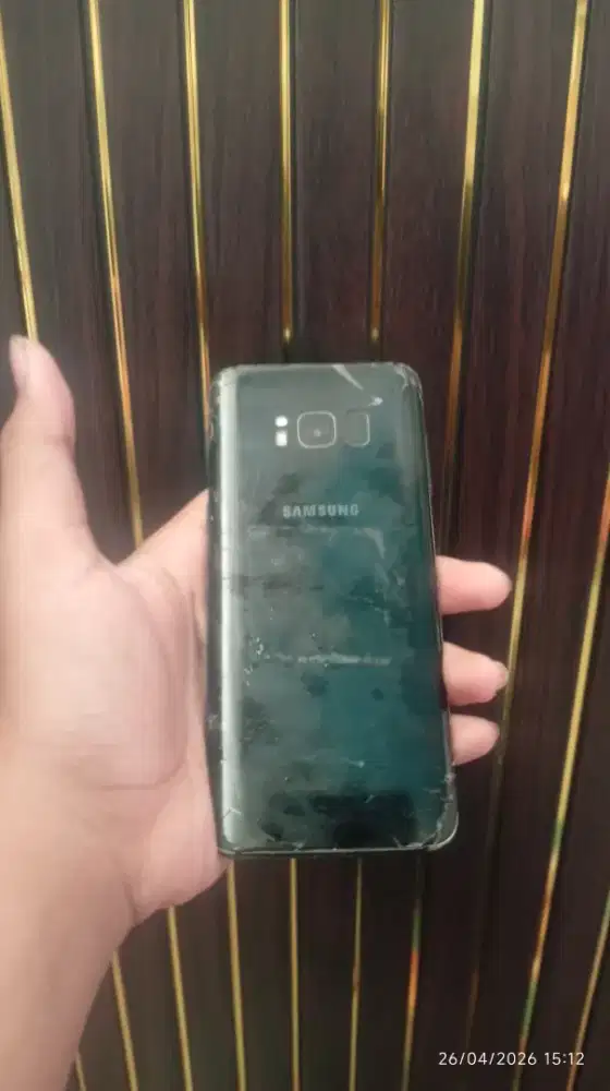 Samsung galaxy s8 (mesin nyala,boleh nego tipis tipis)