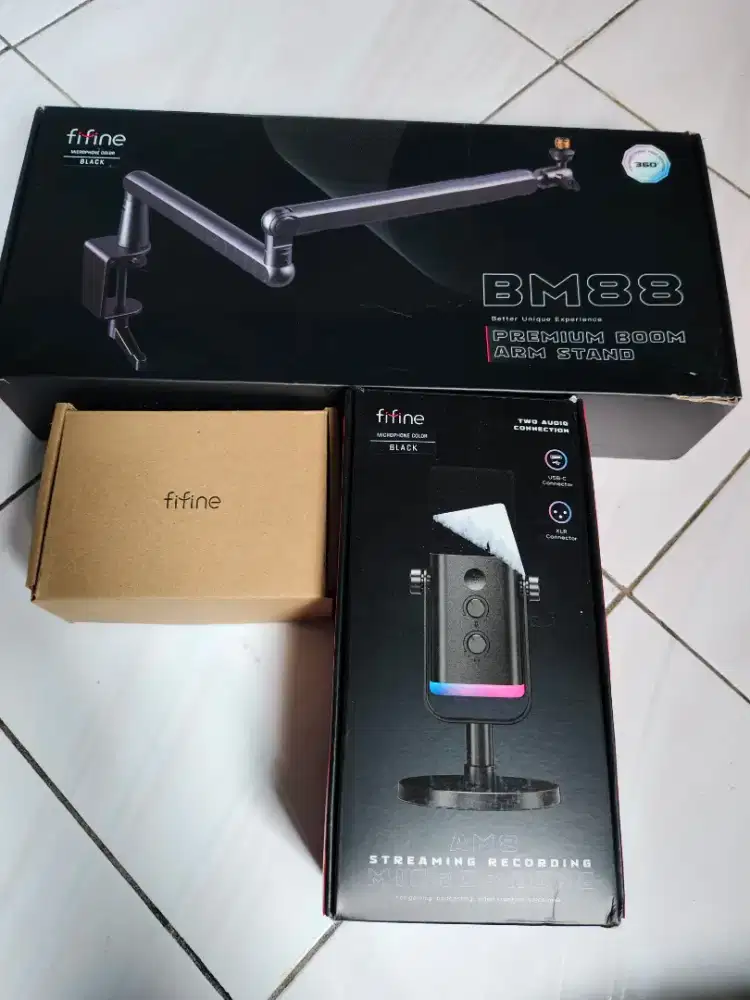 Mic+Boomarms+XLR Cable