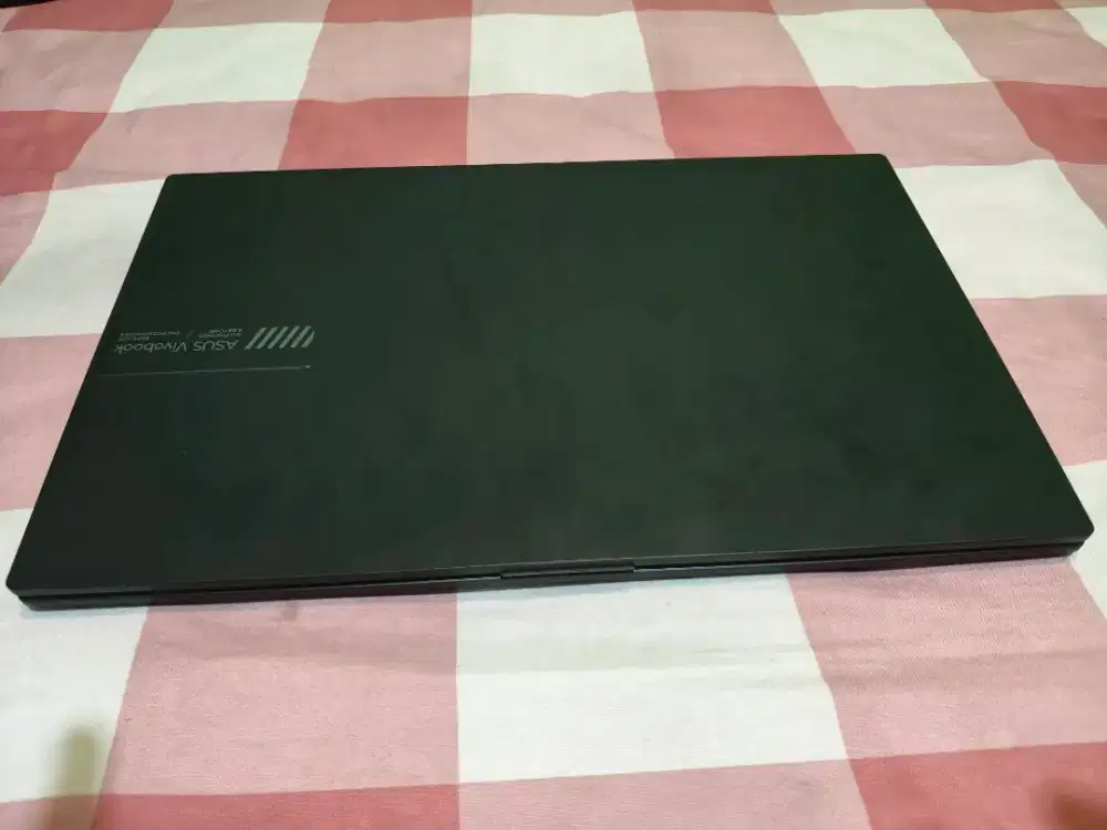 ASUS VIVOBOOK E1504FA RYZEB 5  7520U