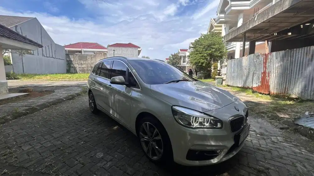 ISTIMEWA! LIKE NEW!   BMW 218i Gran Tourer GT 2015 7 seater  Automatic