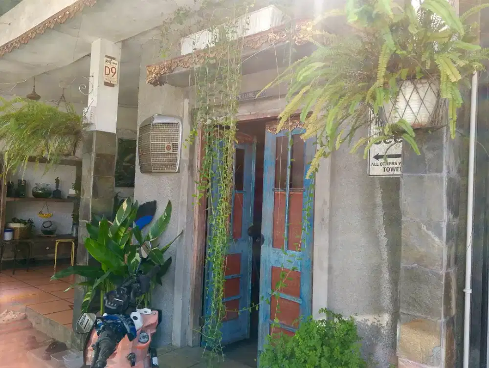 DiJual Rumah Posisi Pojok, Etnik dan Asri di Sawangan Lama Depok