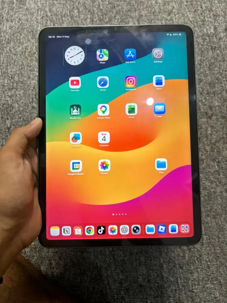 IPAD PRO M1 + KEYBOARD & PENCIL