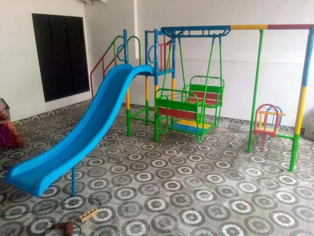 Mainan anak tiga set jungkitan