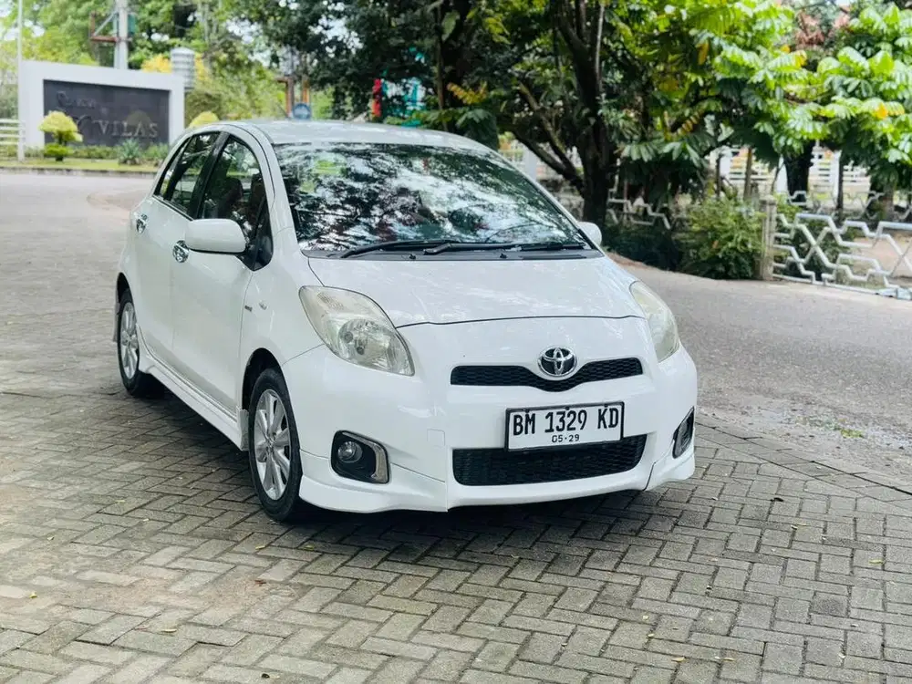 Yaris E metic tahun 2013