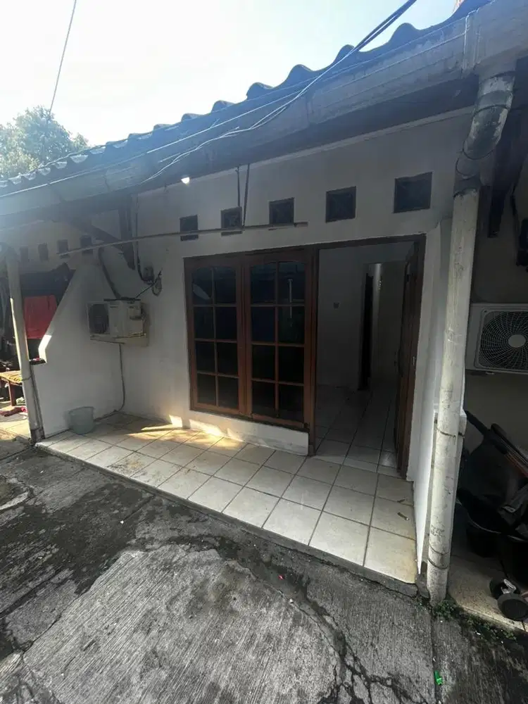 Disewakan rumah petak Jatibening Baru Full AC parkir luas