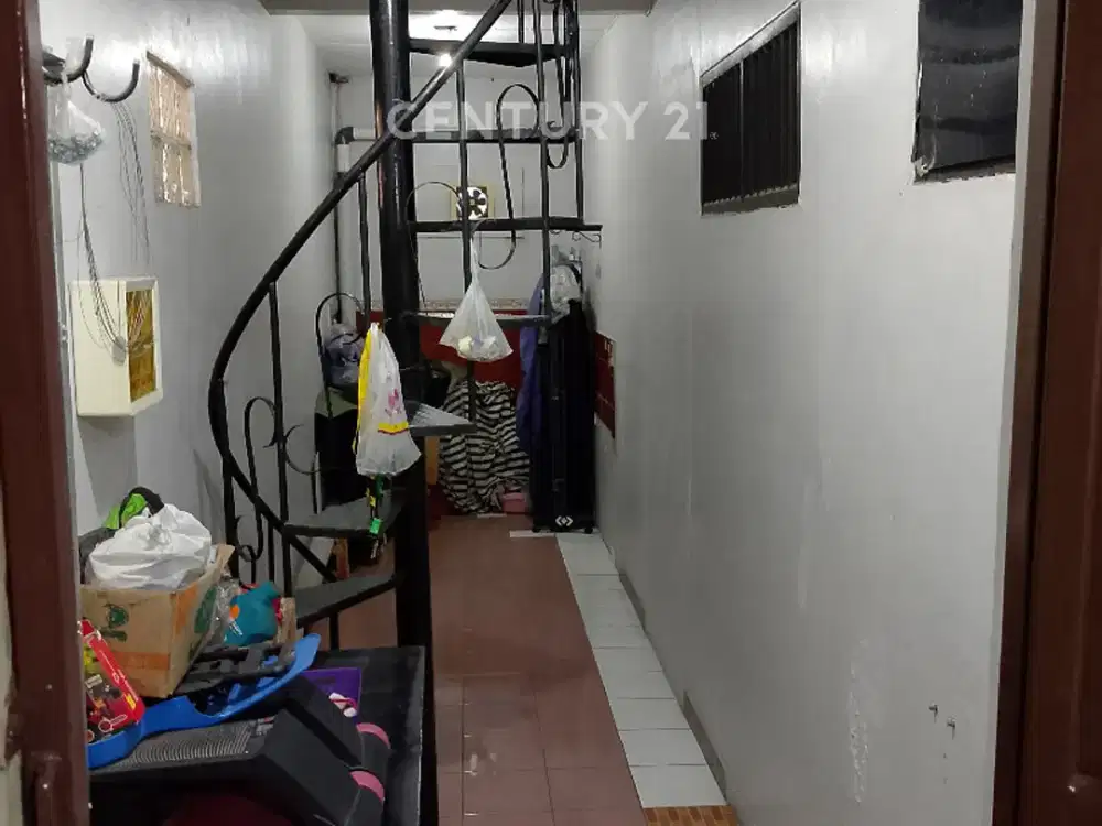 Rumah Gandeng Dalam Gang Di Kayuringinjaya Bekasi