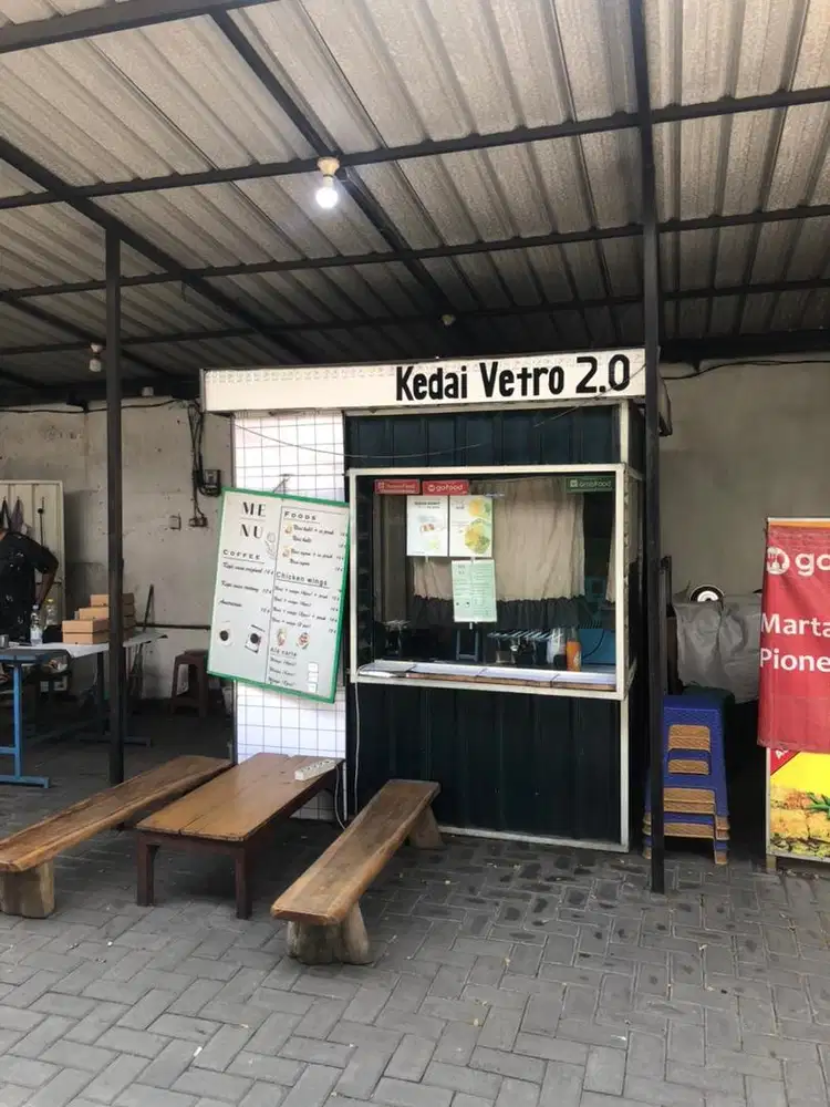 Both kontainer beserta isi nya