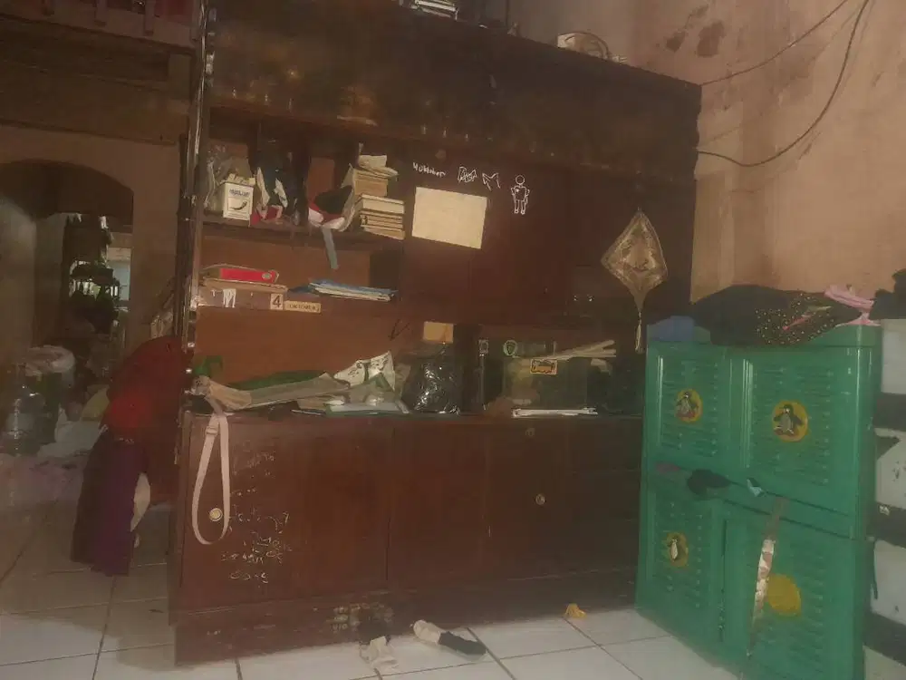 bupet dan lemari jadul jati dan non jati bekas