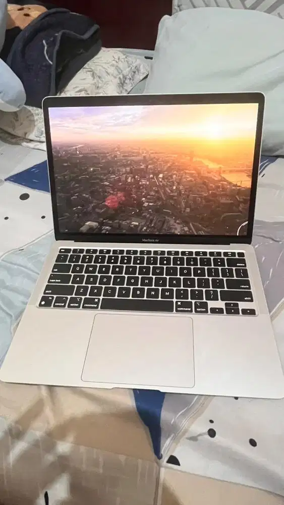 MacBook Air M1 13” Like New – Mulus, Fullset, Siap Pakai!