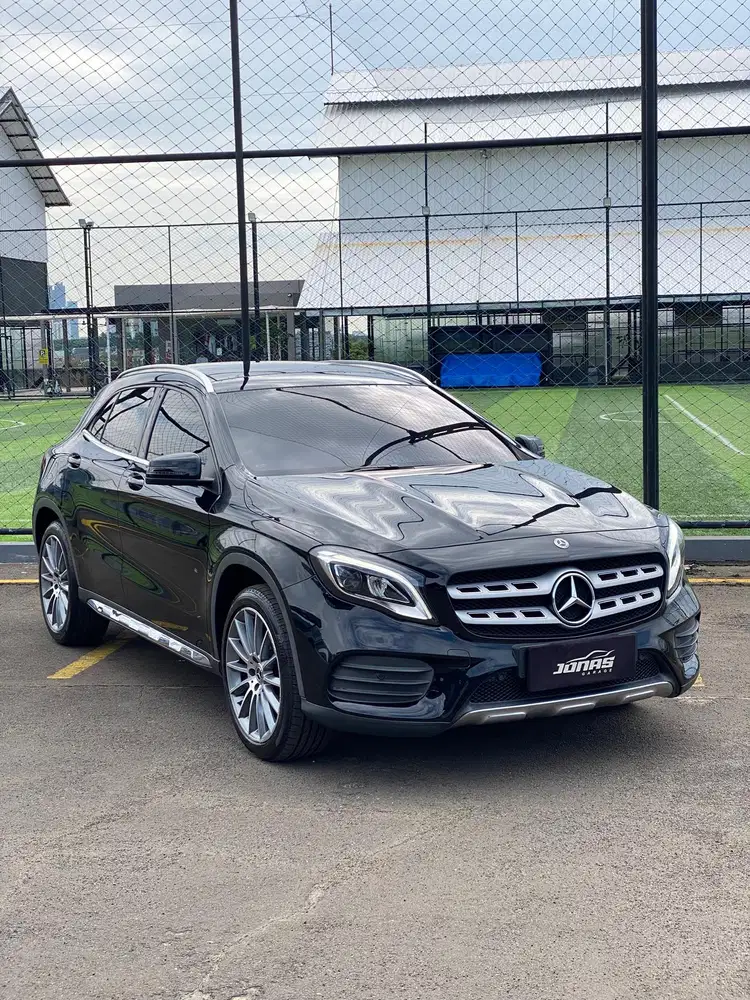MERCY GLA200 SPORT AMG 2019 hitam PANORAMIC