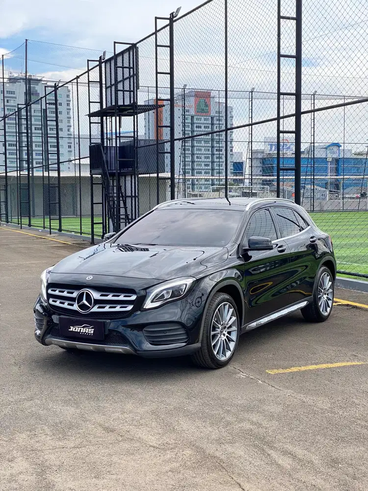 MERCY GLA200 SPORT AMG 2019 HITAM PANO #GLA 200