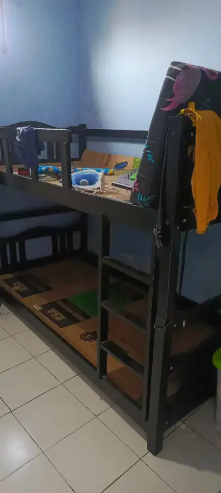 Dipan anak 2 tingkat