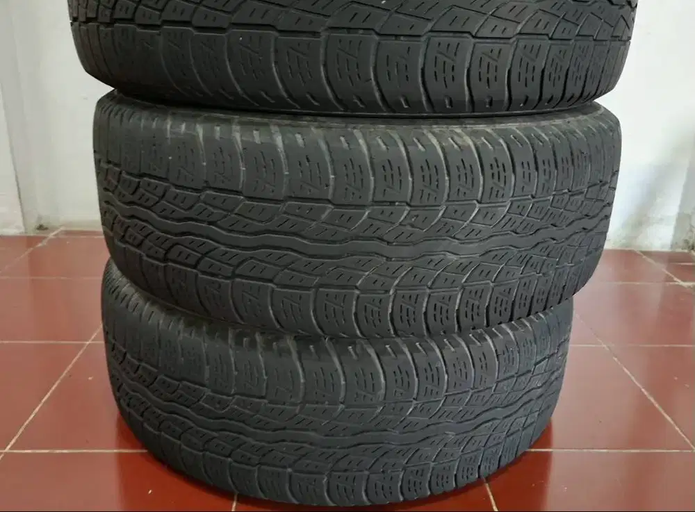 Ban Bridgestone 235 60 R 16