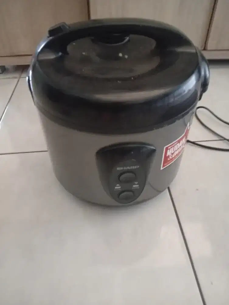 rice cooker sharp 1.8L bekas