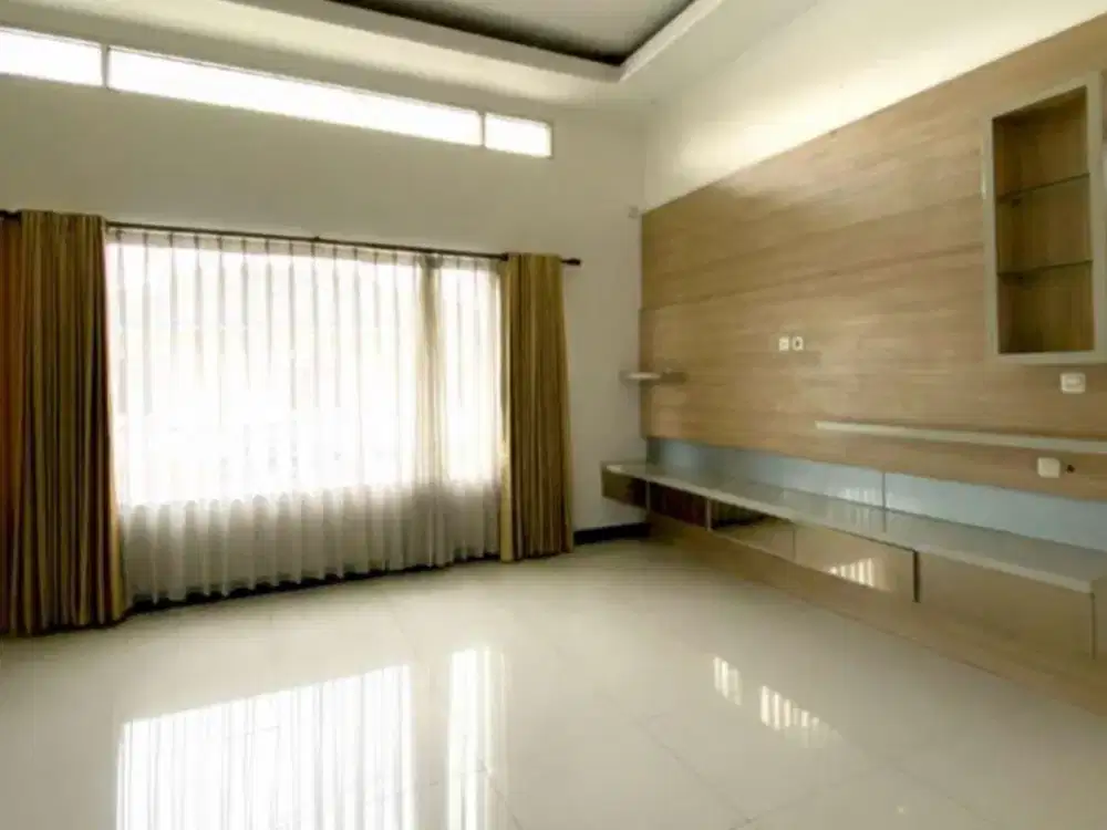 Rumah Strategis Bisa Untuk Kantor di Mainroad Pasirsalam Bandung