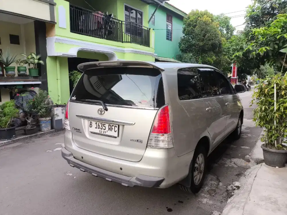 Dijual Toyota Innova G Manual 2009 Bensin