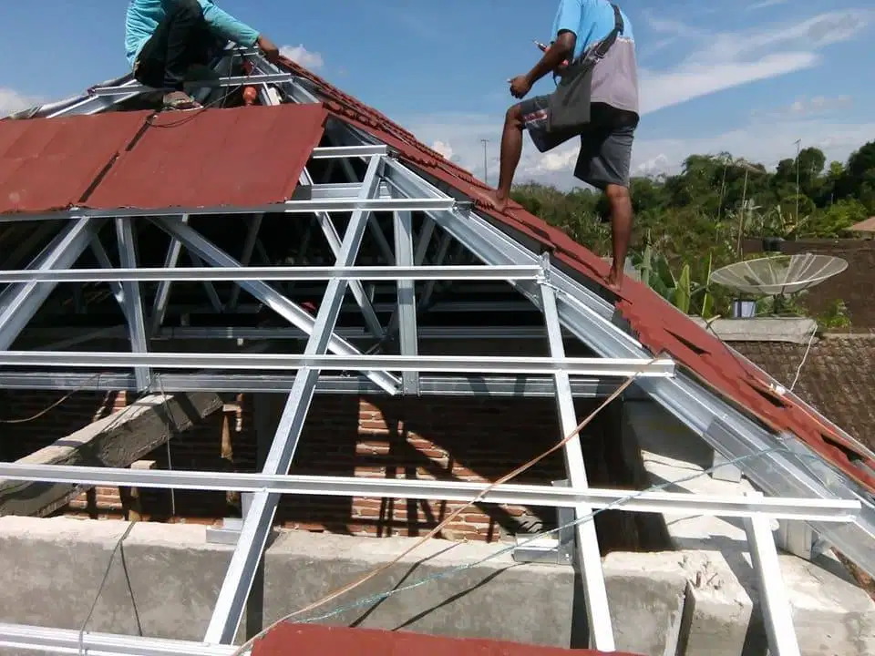 Renovasi Atap Lapuk Ganti Baja Ringan Paling Murah Kuat