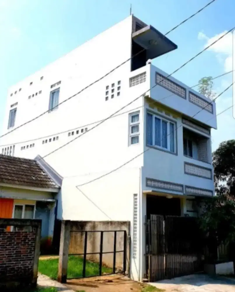 Jual cepat Rumah Usaha 3 Lt dgn View Pegunungan yang Menenangkan