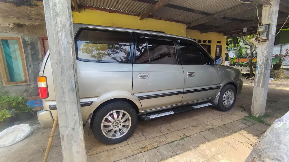 Toyota Kijang 2003 Bensin