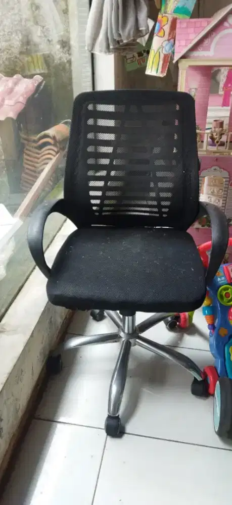 Kursi Kerja Hitam