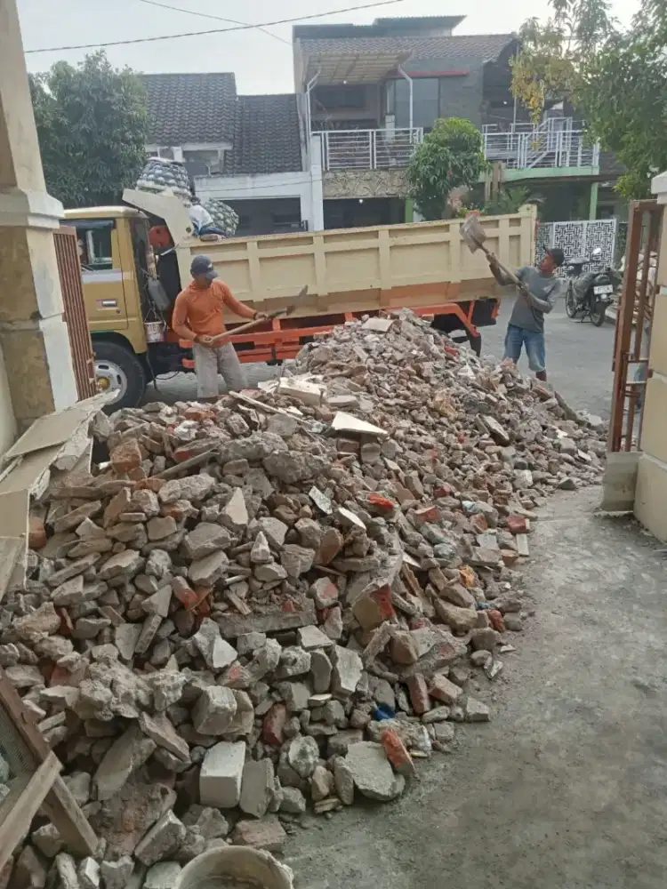 Menerima jasa angkut bekas bongkaran renovasi,