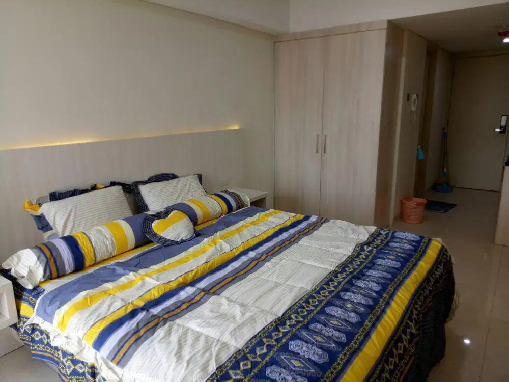 Sewa apartemen W/R Warhol Louis Kienne Simpang Lima Semarang
