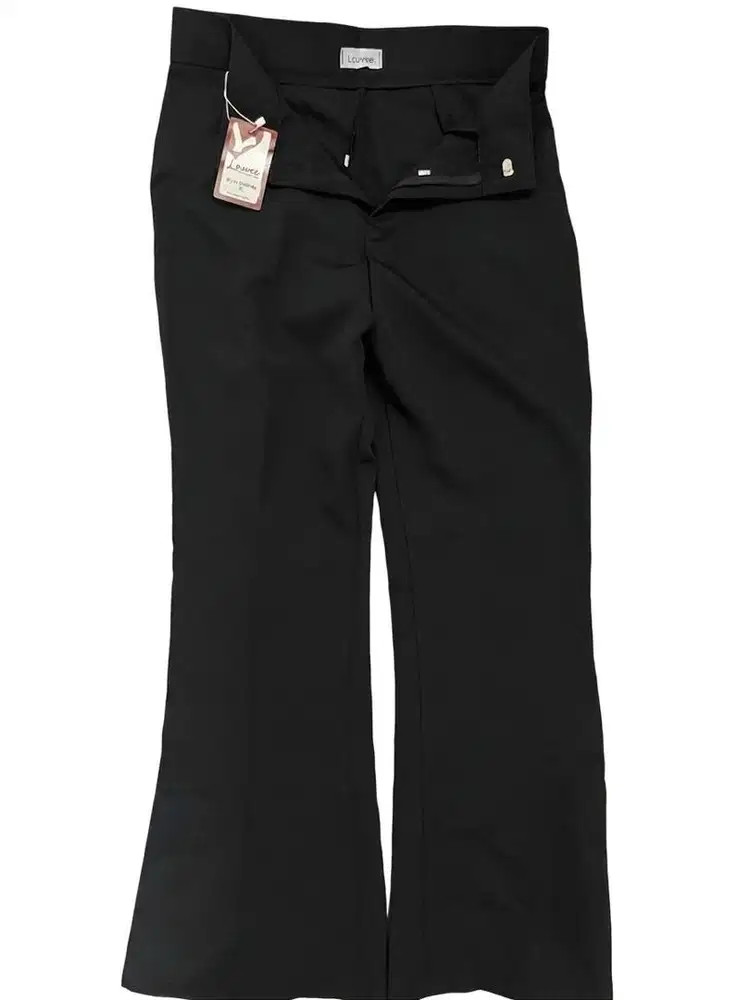 Celana Scuba Cutbray/Flared Pants – Elegant & Slimming