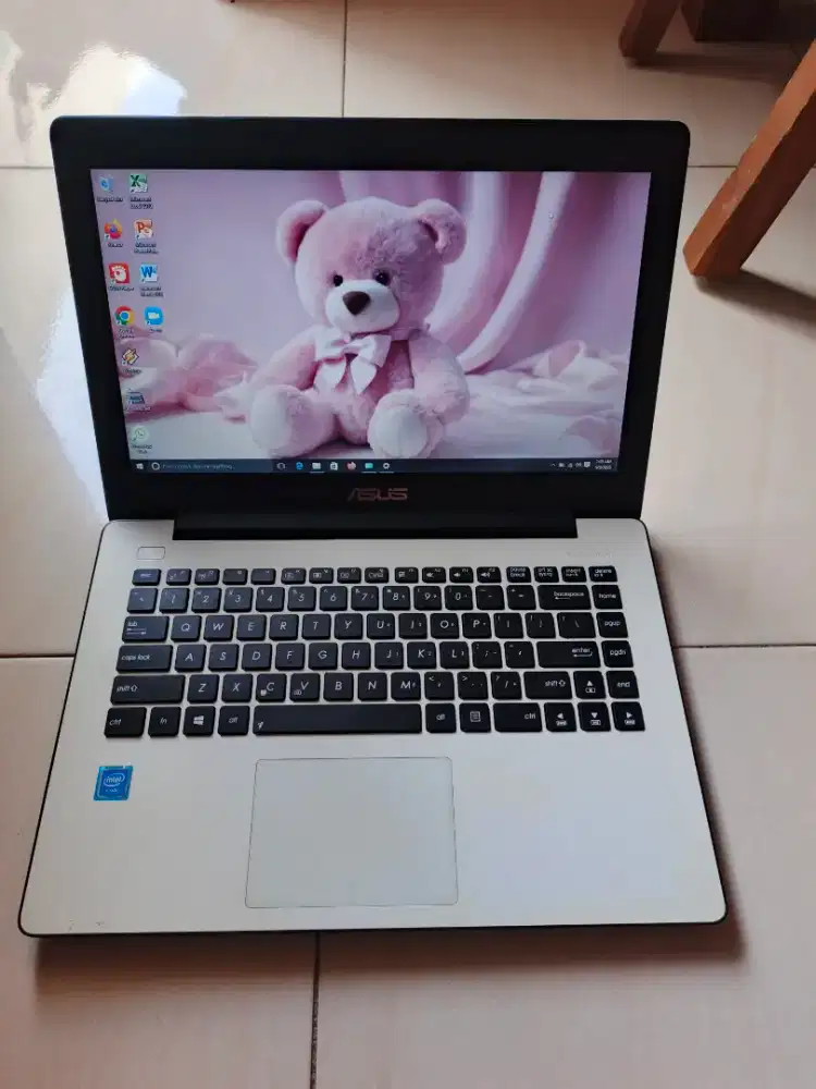 Laptop Asus Ram 8gb layar 14inch btre awet siap pake (Nego)