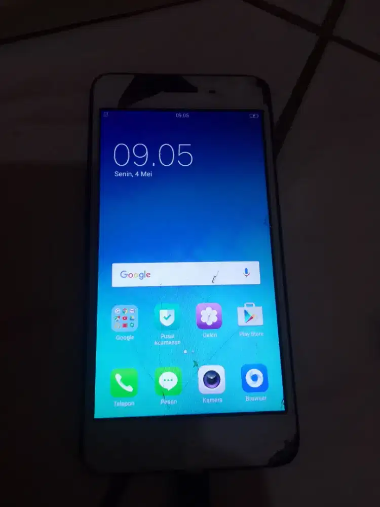 Jual hp oppo bekas. masih normal.