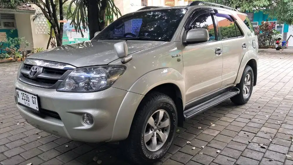 Toyota Fortuner 2.7 V 4WD 2006 Automatic - Tipe Tertinggi - Full Ori