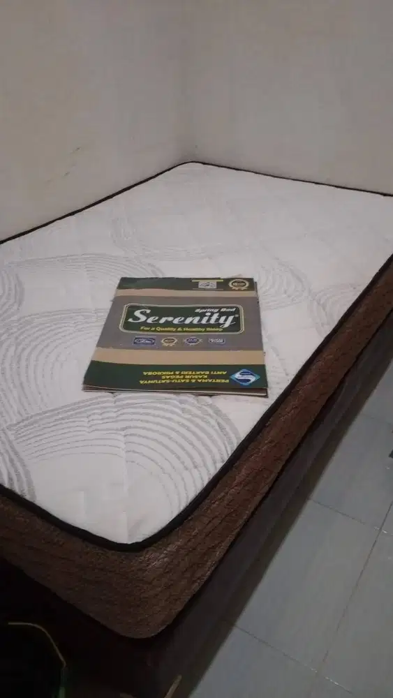 Spring Bed Serenity 120x200x30 dan Divan Kayu Bawah