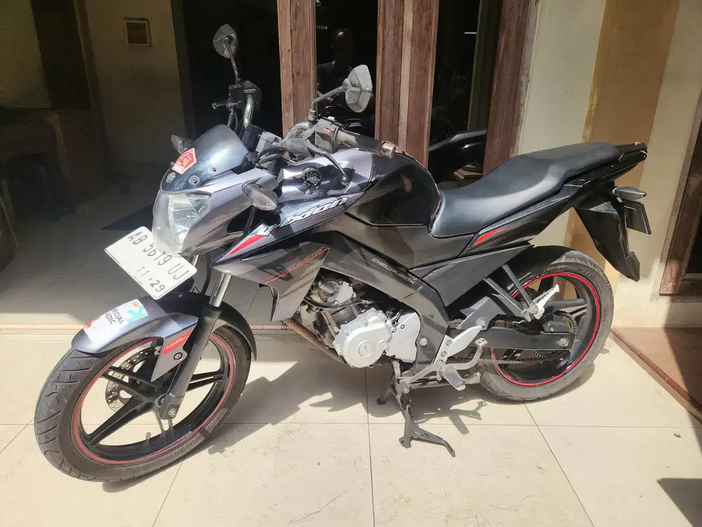 Vixion NvL hitam 2014 gbm