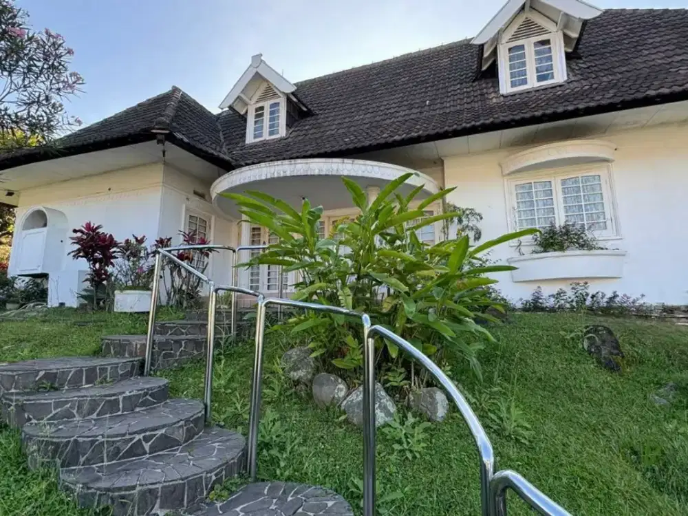 Harga NJOP Rumah Setrasari Negotiable Posisi Hook Akses Jalan Lebar